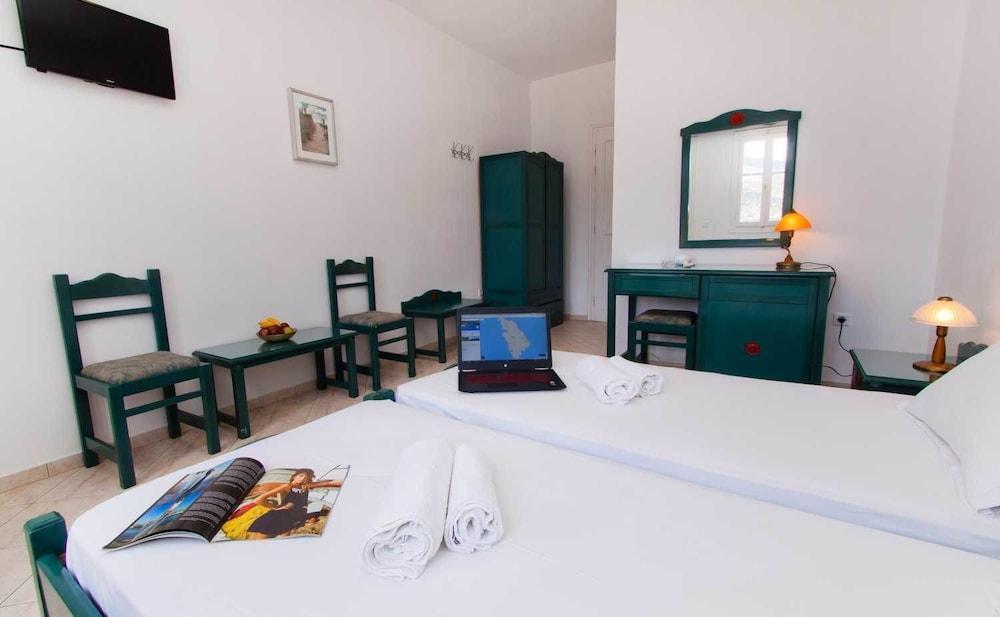 Venikouas Hotel Platis Gialos  Extérieur photo