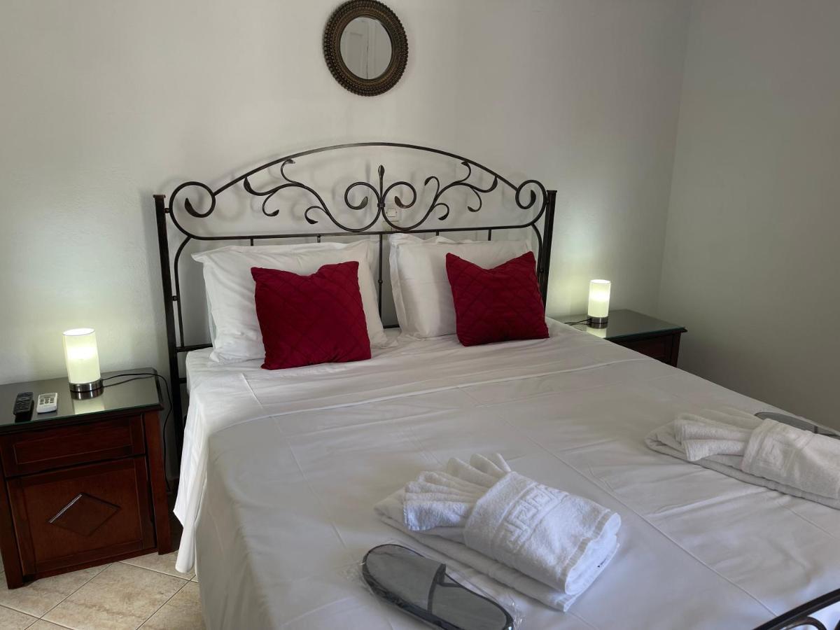Venikouas Hotel Platis Gialos  Extérieur photo