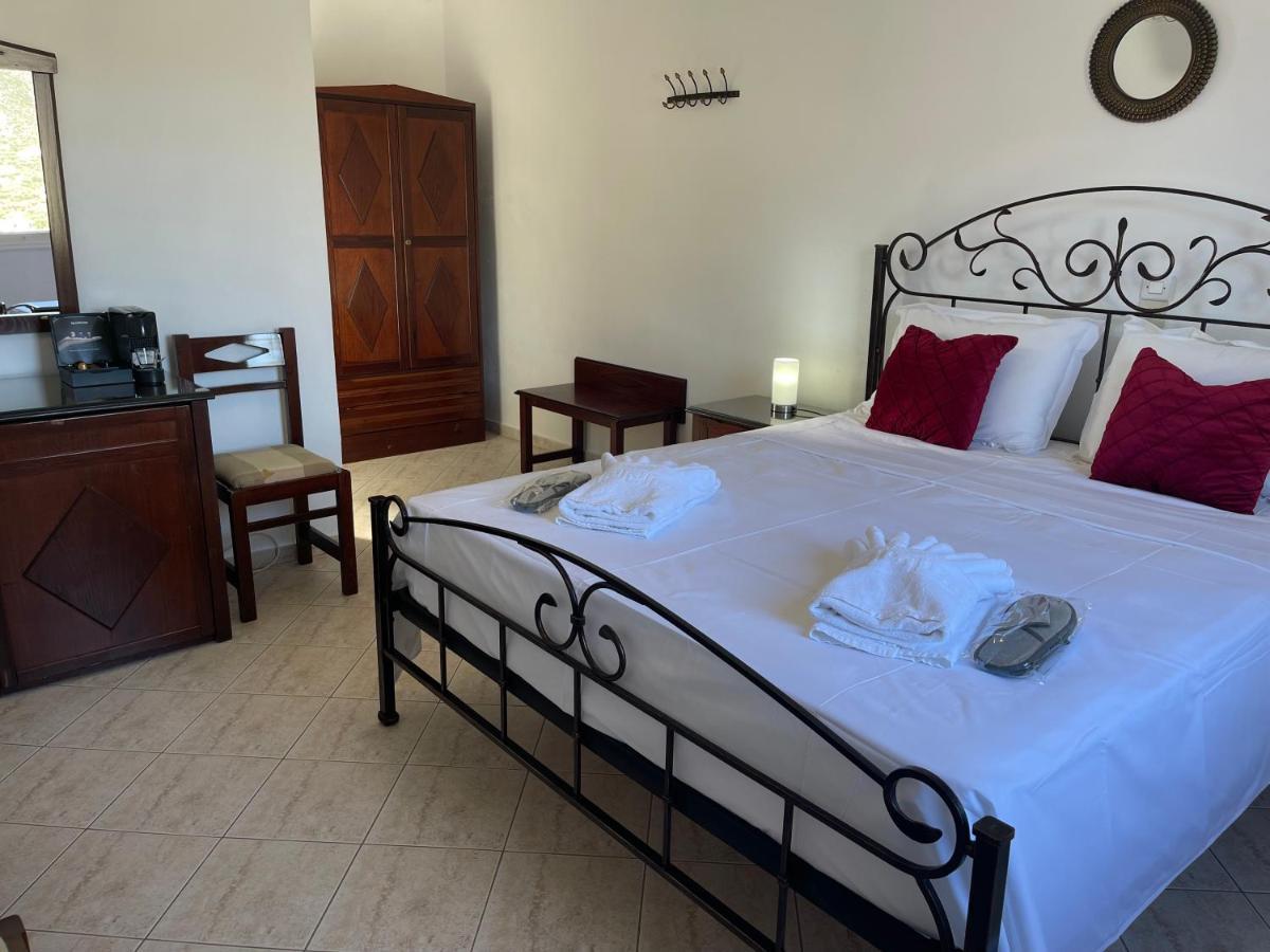 Venikouas Hotel Platis Gialos  Extérieur photo