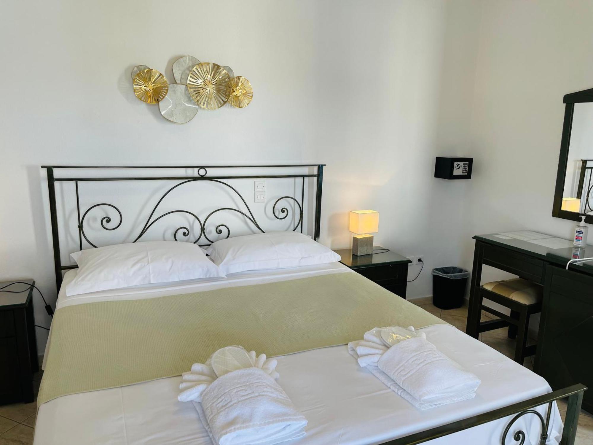 Venikouas Hotel Platis Gialos  Extérieur photo